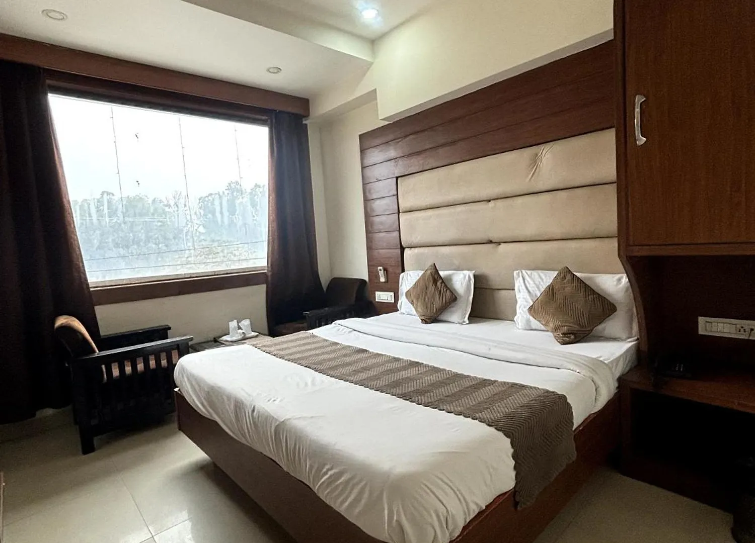 Hotel The Safari Zirakpur