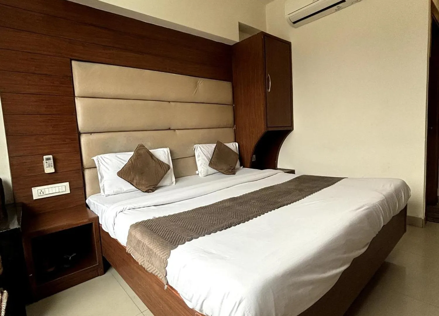 Hotel The Safari Zirakpur
