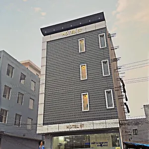 67 Hotel